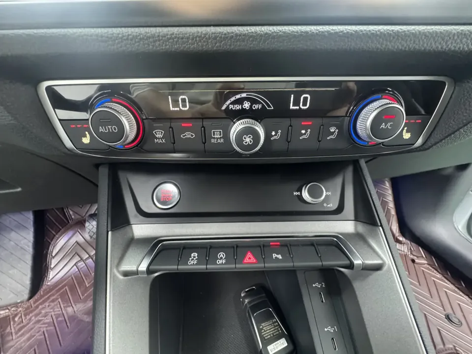 Audi Q3 Audi Q3 2022 35 TFSI Fashionable and Dynamic 2022 — миниатюра 4