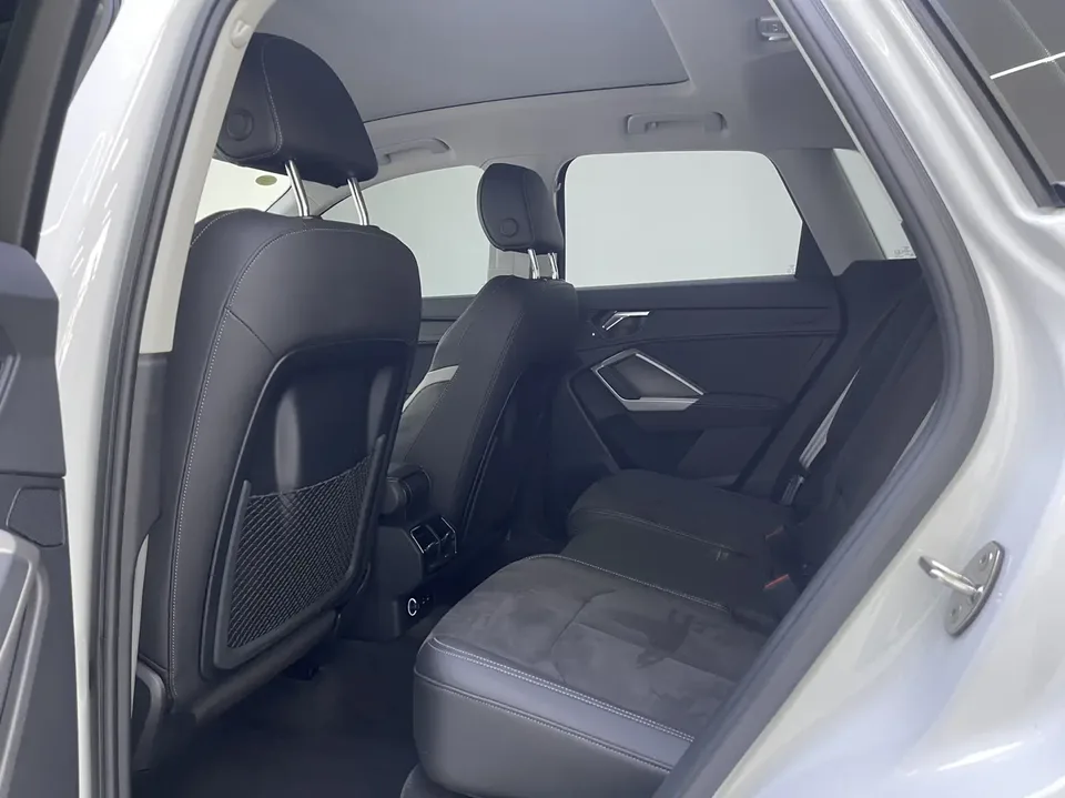 Audi Q3 Audi Q3 2022 35 TFSI aggressive and dynamic model 2023 — миниатюра 4