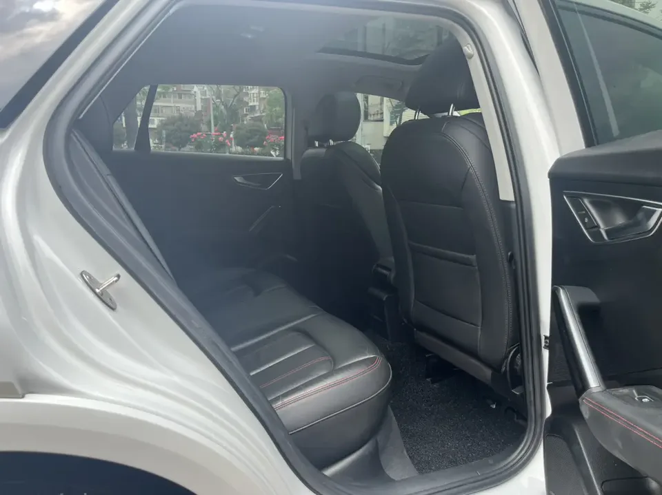 Audi Q2L Audi Q2L 2022 35 TFSI aggressive and dynamic model 2022 — миниатюра 3