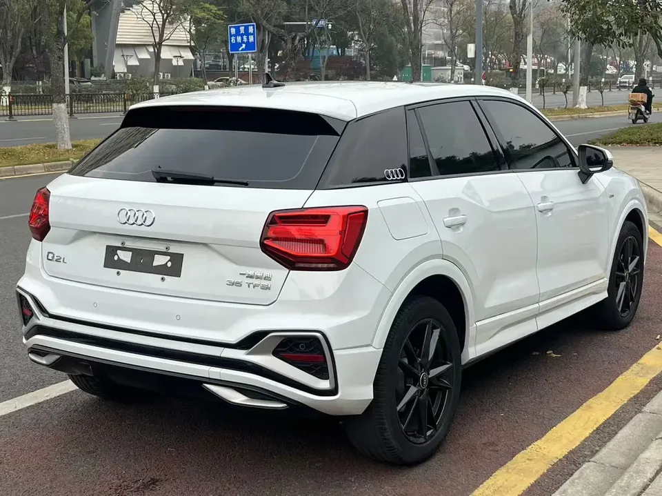 Audi Q2L Audi Q2L 2022 35 TFSI aggressive and dynamic model 2022 — миниатюра 4