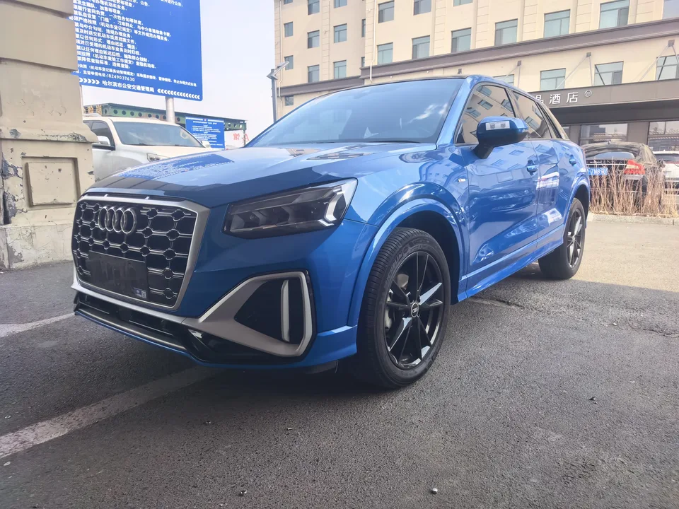 Audi Q2L Audi Q2L 2022 35 TFSI Stylish and Elegant 2022 — photo 1, buy with delivery to Moscow