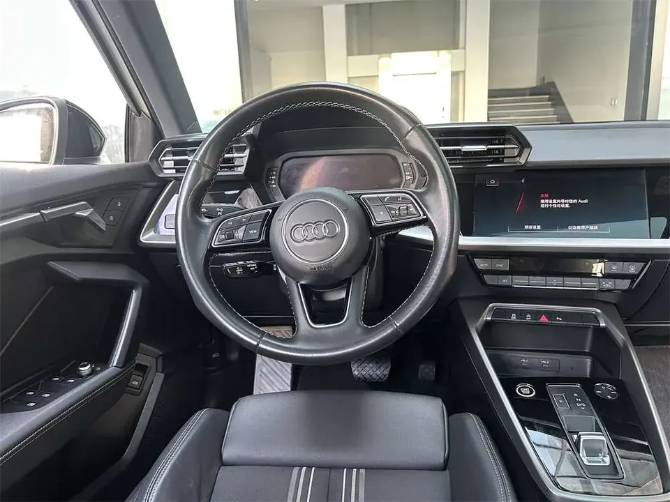 Audi A3 Sportback 35 TFSI stylish and sporty 2023 — миниатюра 5
