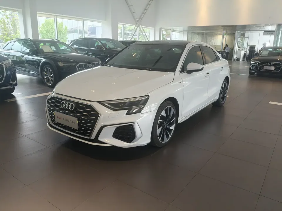 Audi A3 A3L Limousine 35 TFSI Fashion Sports 2024 — фото 1, купить с доставкой в Москву
