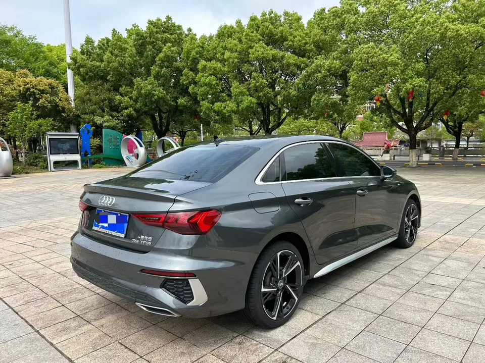 Audi A3 A3L Limousine 35 TFSI Fashion Sports 2022 — миниатюра 2
