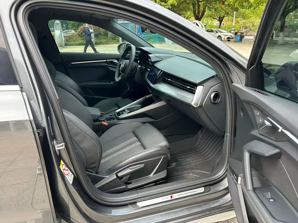 Audi A3 A3L Limousine 35 TFSI Fashion Sports 2022 — миниатюра 3
