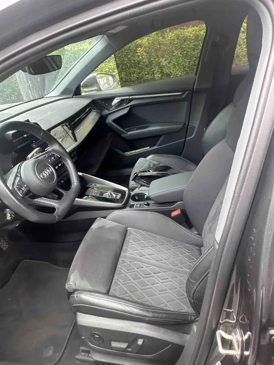 Audi A3 Sportback 35 TFSI Luxury Sports Edition 2022 — миниатюра 3