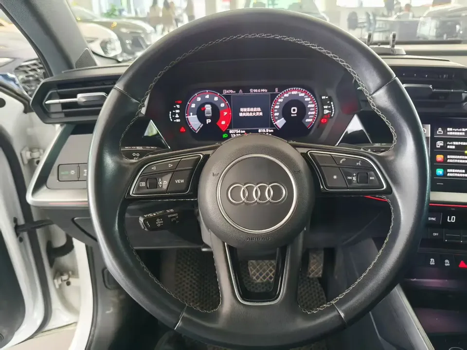 Audi A3 A3L Limousine 35 TFSI Fashion Sports 2024 — миниатюра 4