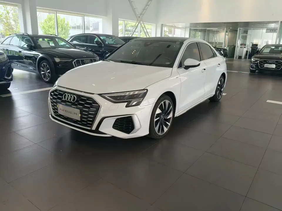 Audi A3 A3L Limousine 35 TFSI Fashion Sports 2024 — фото 1, купить с доставкой в Москву