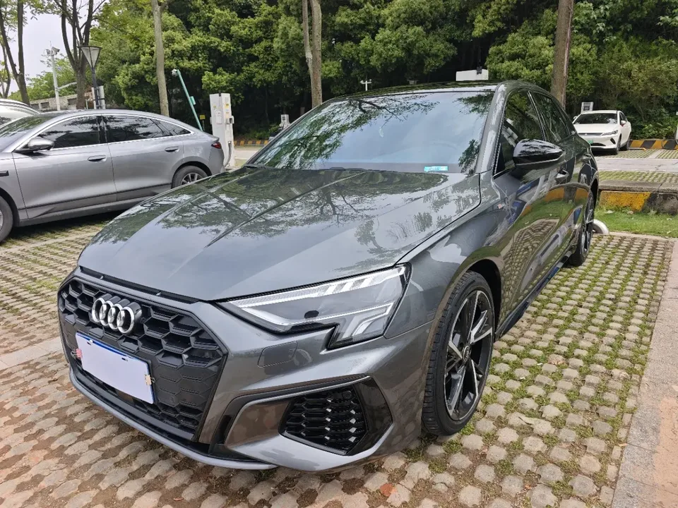 Audi A3 facelift Sportback 35 TFSI stylish and sporty 2023 — фото 1, купить с доставкой в Москву