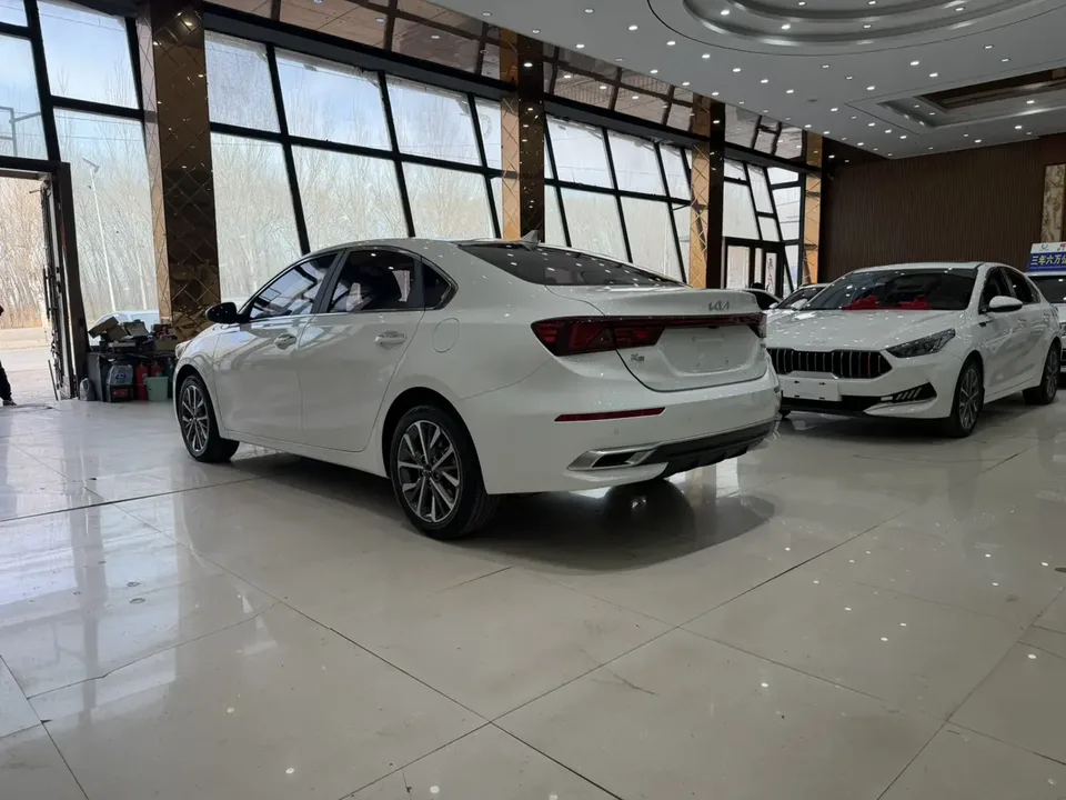 Kia K3 facelift 1.5L CVT fashion version 2023 — миниатюра 2