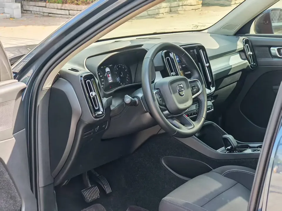 Volvo XC40 Volvo XC40 2021 T4 four-wheel drive smart travel fashion version 2022 — миниатюра 5