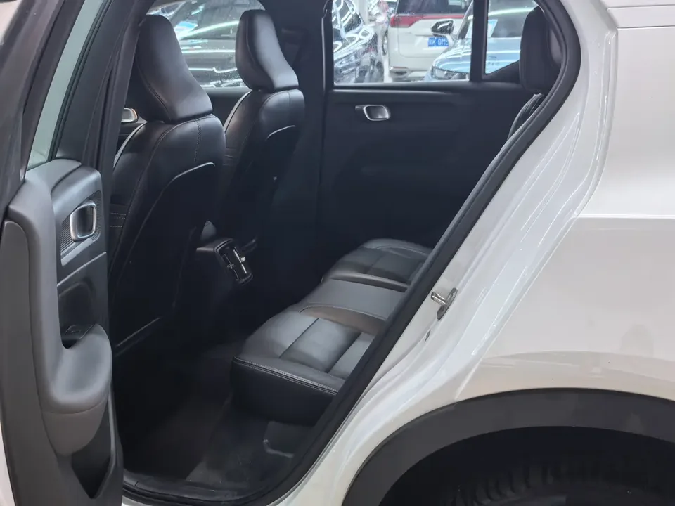 Volvo XC40 Volvo XC40 2024 B4 four-wheel drive Zhiyuan luxury version 2025 — миниатюра 3