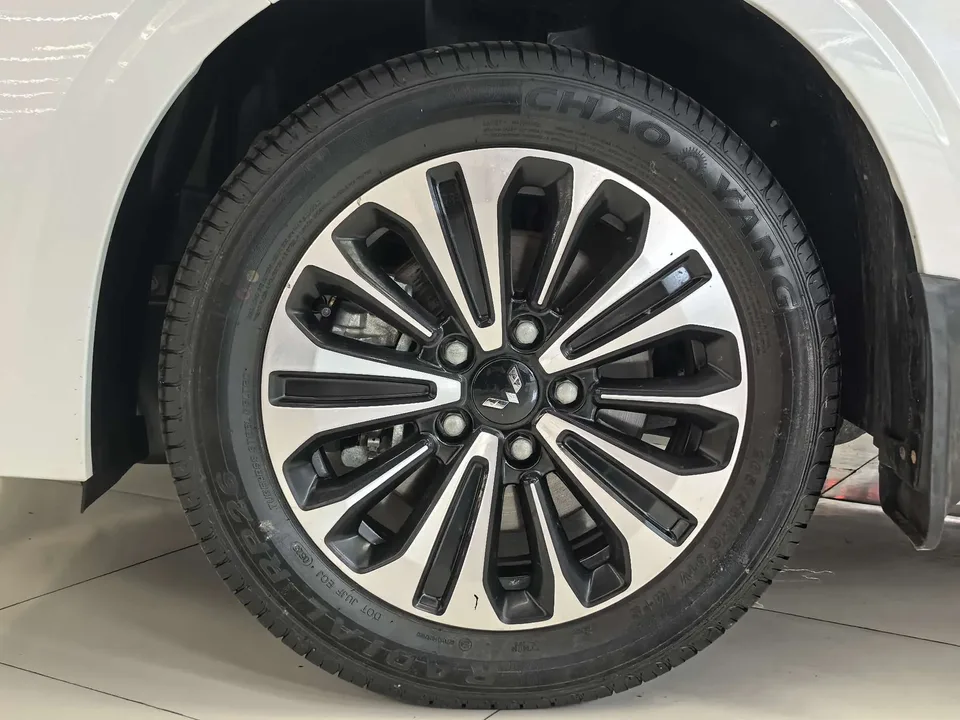 Wuling Jiachen Jiachen 2022 1.5T CVT Smart Luxury Edition 2023 — thumbnail 5