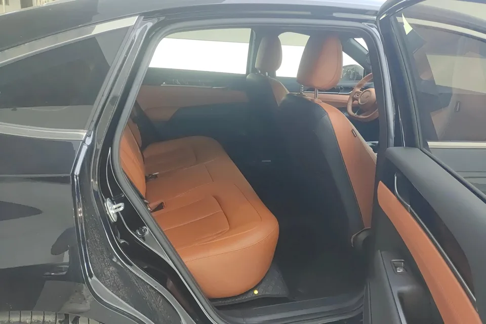 Wuling Starlight EV 610km Smart Flagship 2025 — миниатюра 3