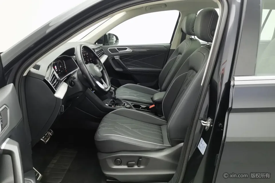 Volkswagen Tiguan L Tiguan L 2024 380TSI four-wheel drive R-Line version 7 seats 2023 — миниатюра 4