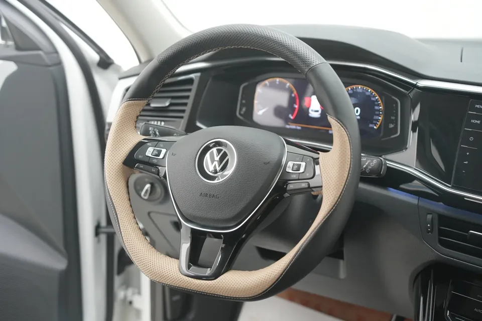 Volkswagen Tayron 330TSI 2WD Luxury Smart Edition Plus 2022 — миниатюра 2