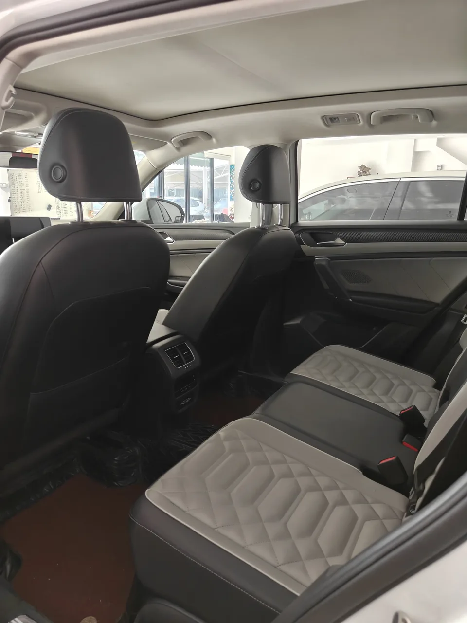 Volkswagen Tayron Tanyue 2023 330TSI 2WD Luxury Plus Advanced Edition 2022 — миниатюра 3