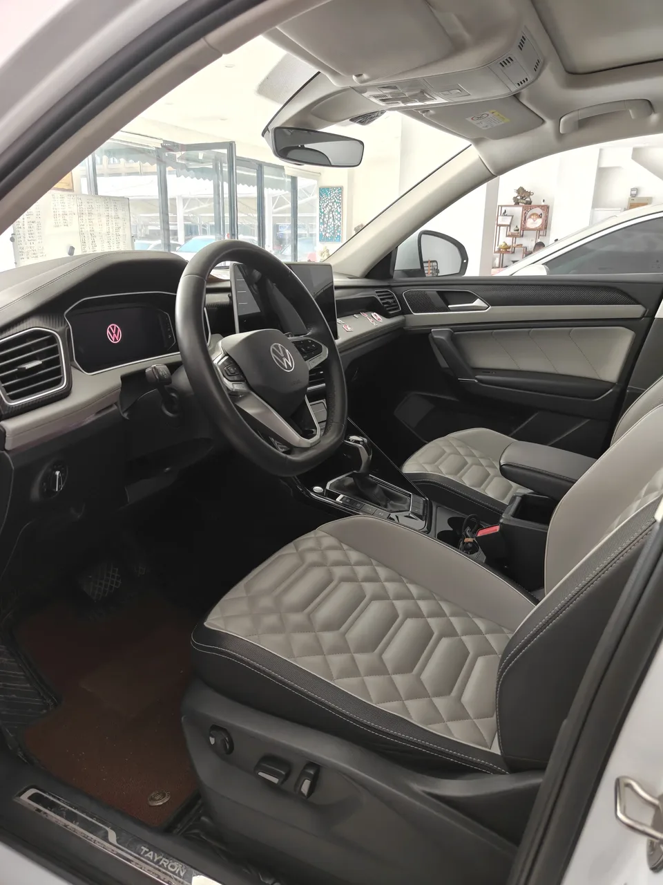 Volkswagen Tayron Tanyue 2023 330TSI 2WD Luxury Plus Advanced Edition 2022 — миниатюра 5
