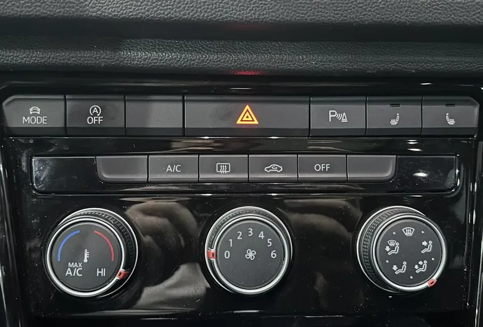 Volkswagen T-Roc Tange 280TSI DSG two-wheel drive comfort PLUS 2022 — миниатюра 4