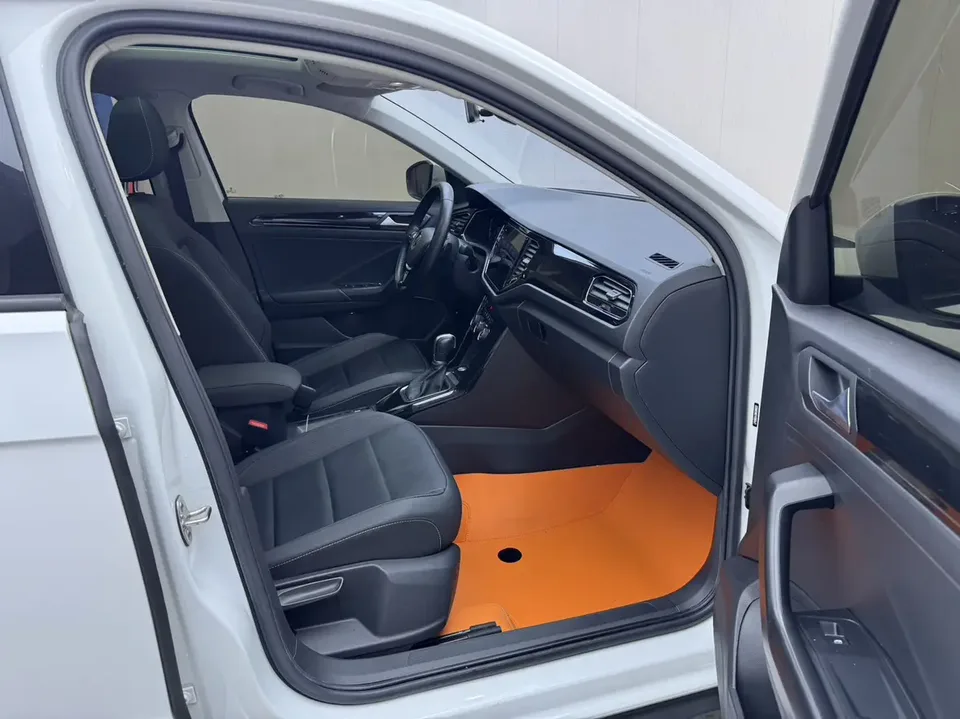 Volkswagen T-Roc Tange 280TSI DSG two-wheel drive comfort PLUS 2022 — миниатюра 5