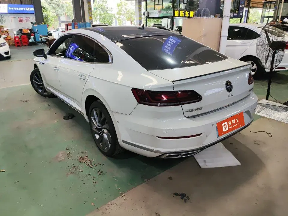 Volkswagen Arteon 380TSI Dazzling Edition 30th Anniversary Edition 2022 — миниатюра 3