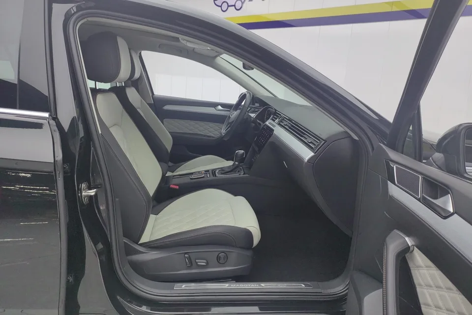 Volkswagen Magotan Magotan 2023 2 million commemorative edition 330TSI DSG luxury model 2023 — миниатюра 4