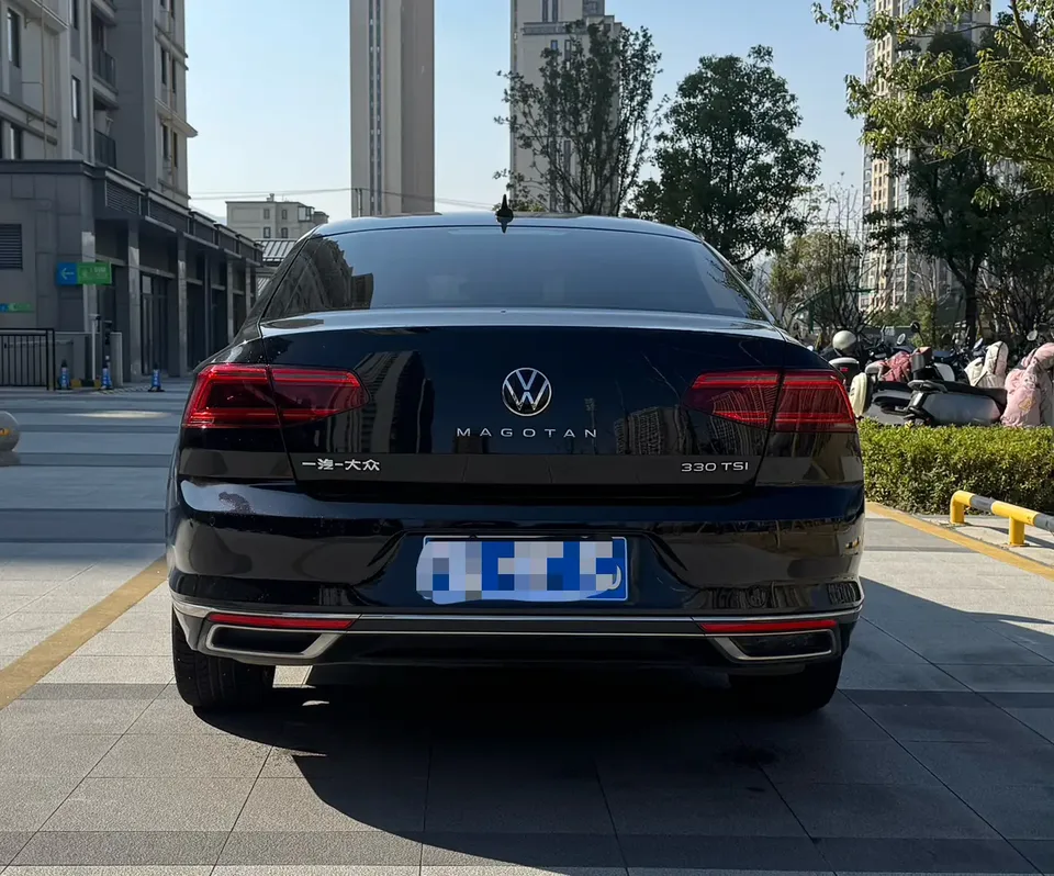 Volkswagen Magotan 330TSI DSG 30th Anniversary Edition 2022 — миниатюра 2