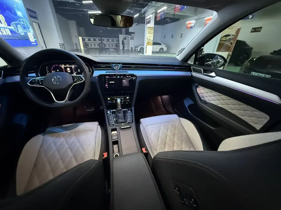 Volkswagen Magotan Magotan 2023 2 million commemorative edition 330TSI DSG luxury model 2023 — миниатюра 3