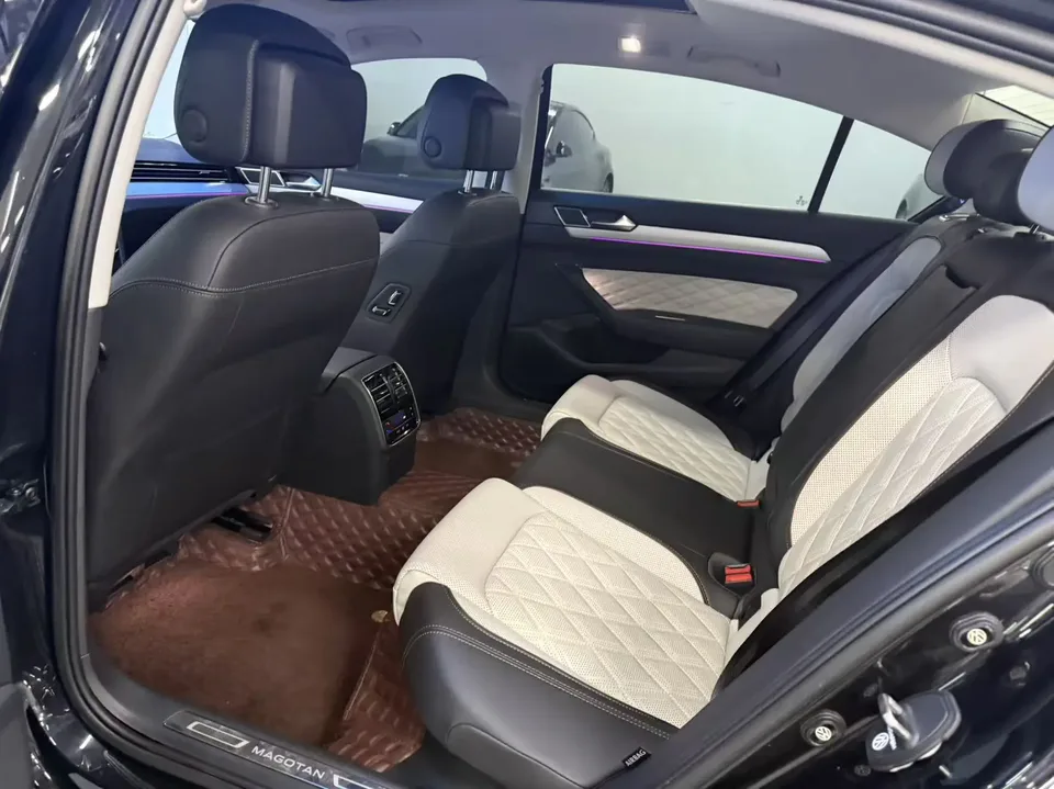 Volkswagen Magotan Magotan 2023 2 million commemorative edition 330TSI DSG luxury model 2023 — миниатюра 4