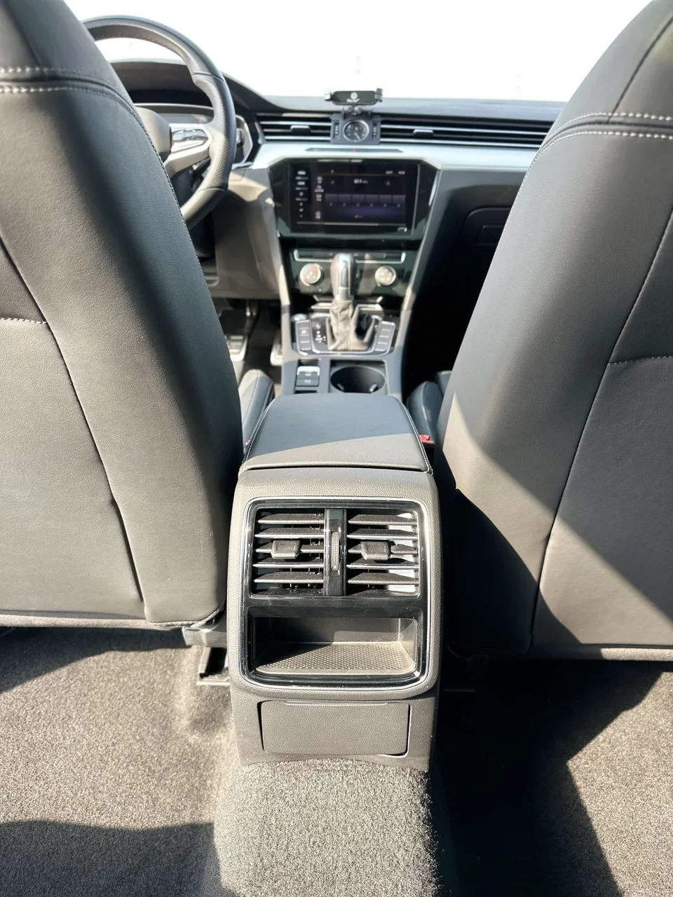 Volkswagen Magotan 2 million units public enjoyment model 280TSI DSG comfort model 2024 — миниатюра 3