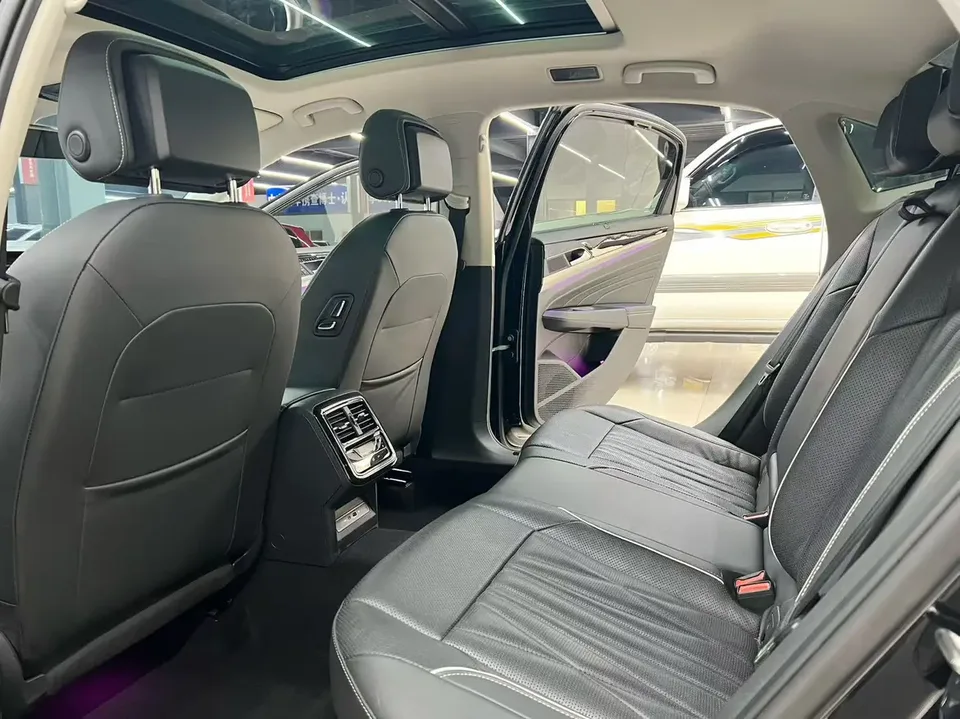 Volkswagen Passat Passat 2022 330TSI Starry Sky Deluxe Edition 2022 — миниатюра 3