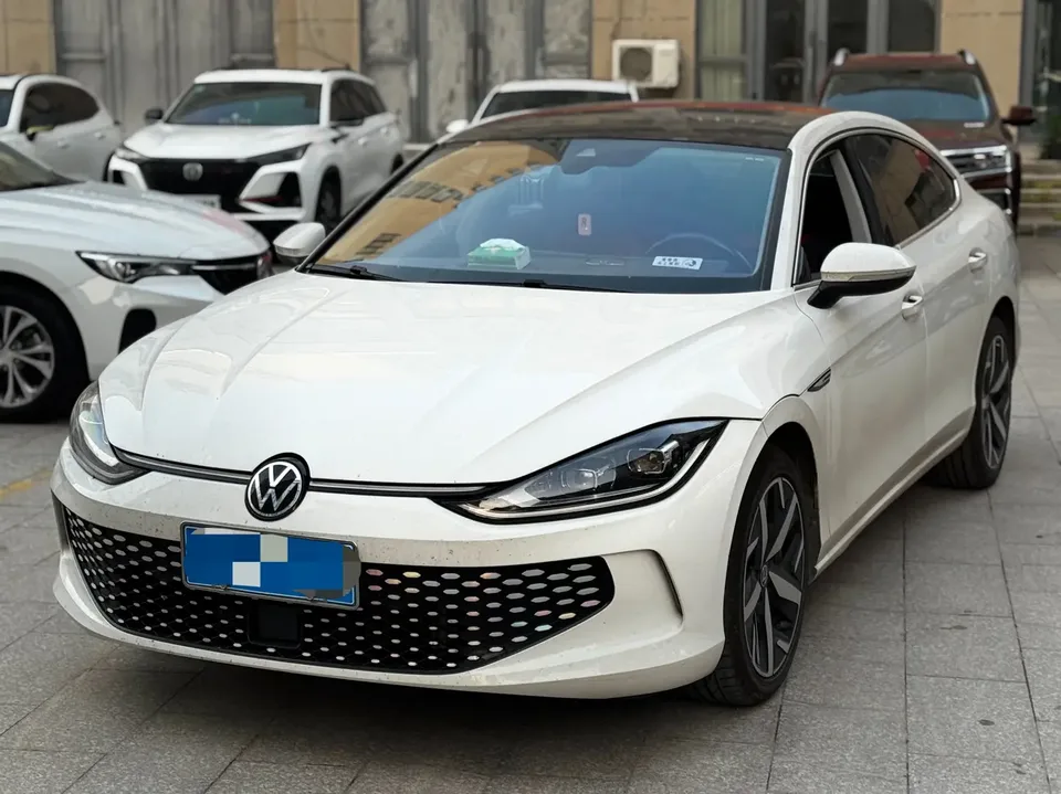 Volkswagen Lamando Lingdu 2023 Lingdu L 280TSI DSG Cool Edition 2023 — photo 1, buy with delivery to Moscow