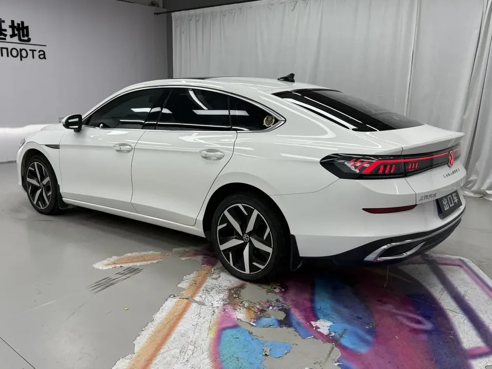 Volkswagen Lamando Lingdu 2023 Lingdu L 280TSI DSG Cool Edition 2023 — photo 1, buy with delivery to Moscow