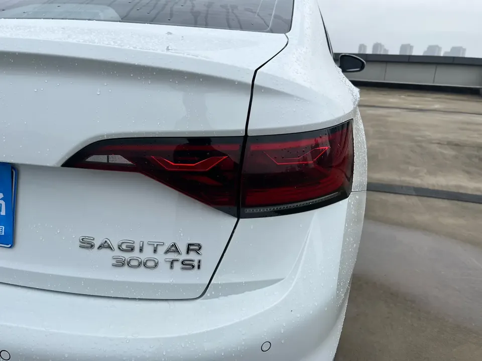 Volkswagen Sagitar 2023 Sagitar 300TSI DSG Beyond Edition 2024 — миниатюра 3