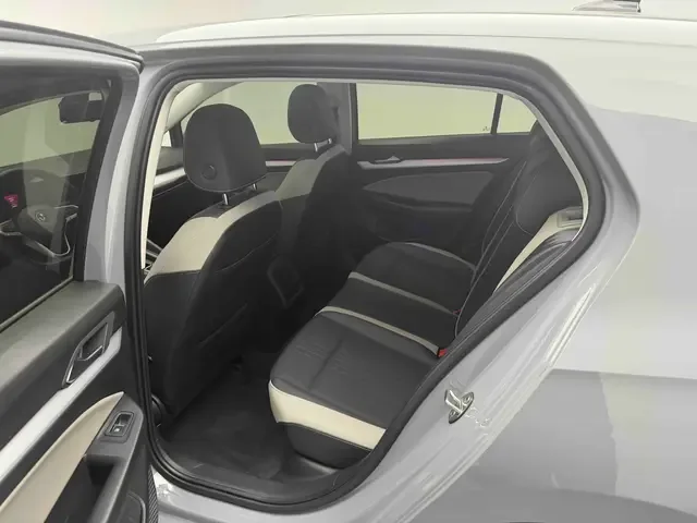 Volkswagen Golf facelift 280TSI DSG Pro 2024 — миниатюра 5