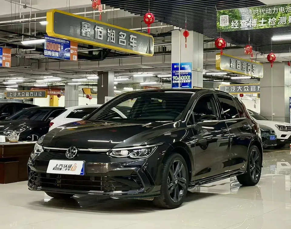 Volkswagen Golf Golf 2021 280TSI DSG R-Line 2022 — фото 1, купить с доставкой в Москву