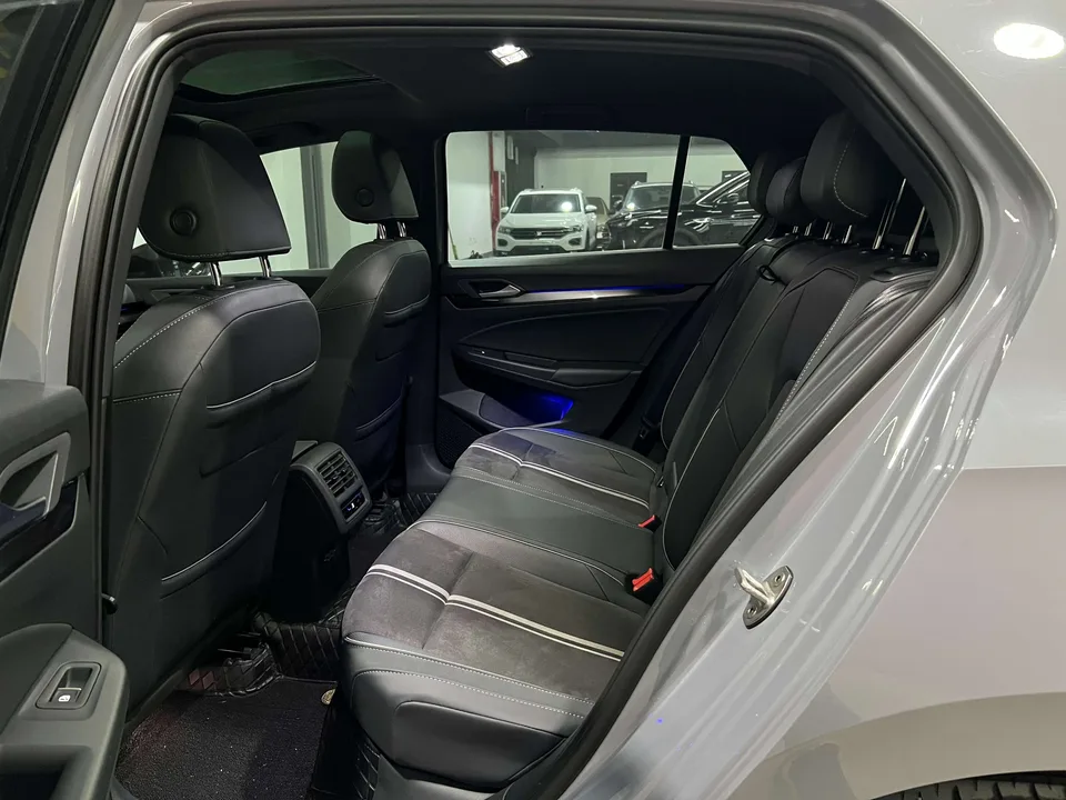 Volkswagen Golf Golf 2023 280TSI DSG R-Line Lite 2023 — миниатюра 5