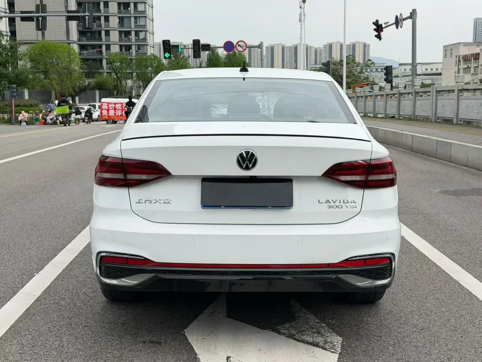 Volkswagen Lavida Lavida 2024 300TSI DSG Starry Sky Leading Edition 2024 — миниатюра 2