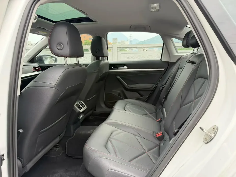 Volkswagen Lavida Lavida 2024 300TSI DSG Starry Sky Leading Edition 2024 — миниатюра 3