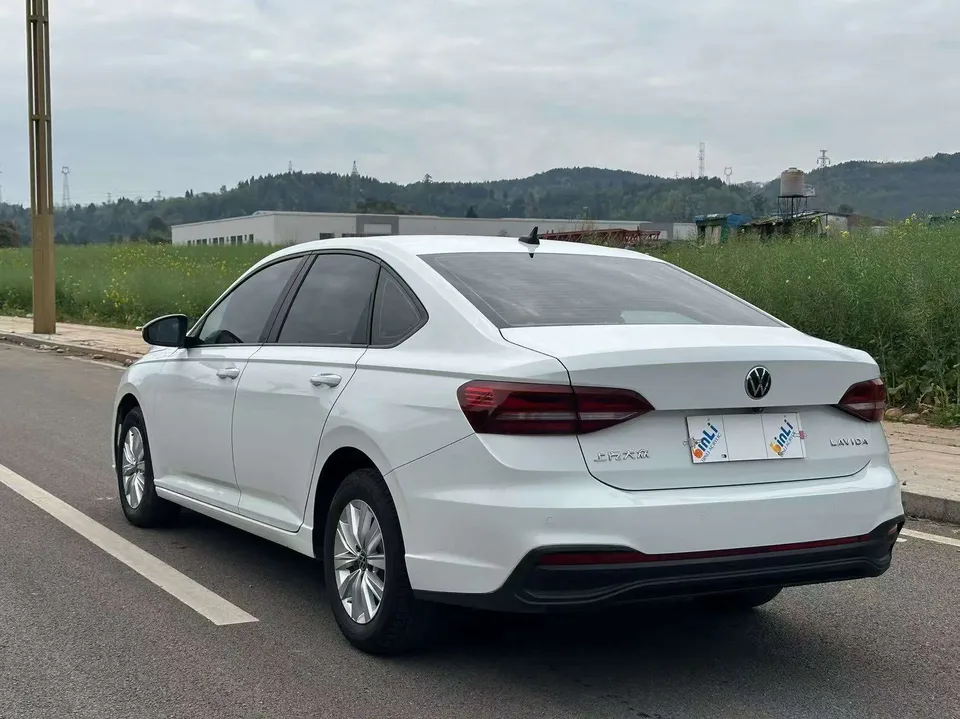 Volkswagen Lavida Lavida 2023 1.5L Automatic Fully Edition 2022 — thumbnail 4