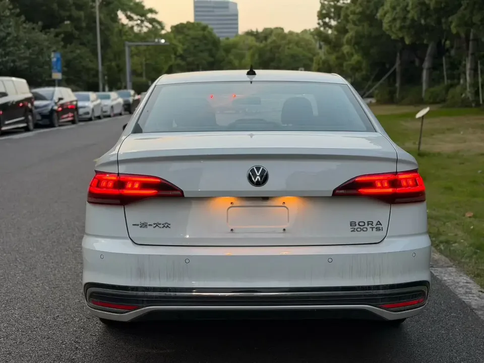 Volkswagen Bora Bora 2024 200TSI DSG Joy Travel PRO Edition 2024 — thumbnail 2