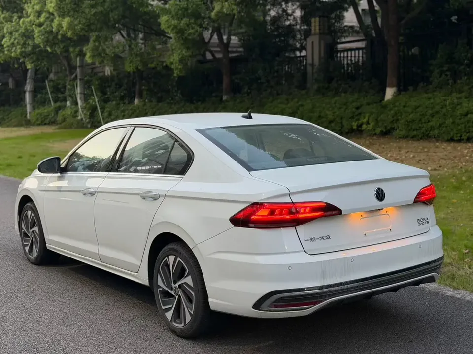 Volkswagen Bora Bora 2024 200TSI DSG Joy Travel PRO Edition 2024 — thumbnail 4