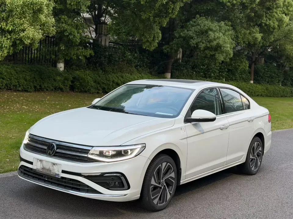 Volkswagen Bora Bora 2024 200TSI DSG Joy Travel PRO Edition 2024 — photo 1, buy with delivery to Moscow