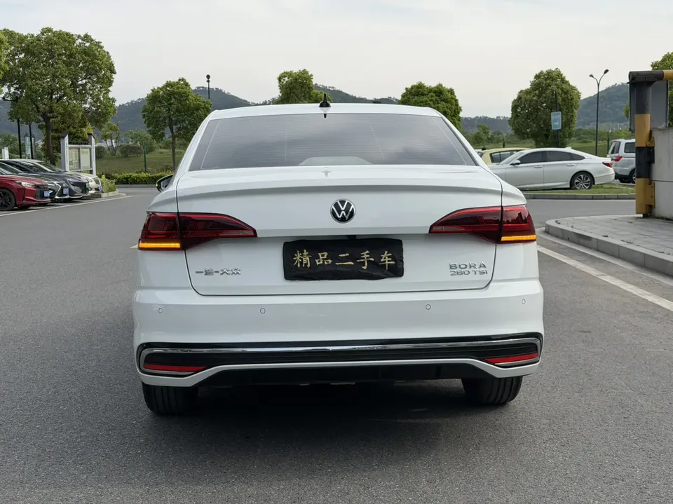 Volkswagen Bora 300TSI DSG Premium Edition 2024 — миниатюра 5