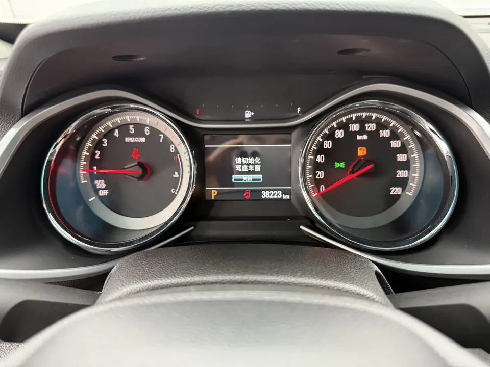 Chevrolet Volando light hybrid Redline 530T indulgent version (5+2 models) 2022 — миниатюра 3