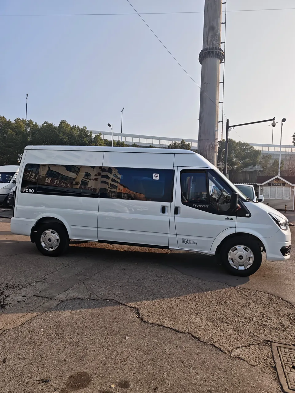 Ford New Generation Transit New Generation Transit 2021 Pro 2.2T Manual Ordinary Bus Long Axis 15-seat Mid-Roof 2022 — миниатюра 2