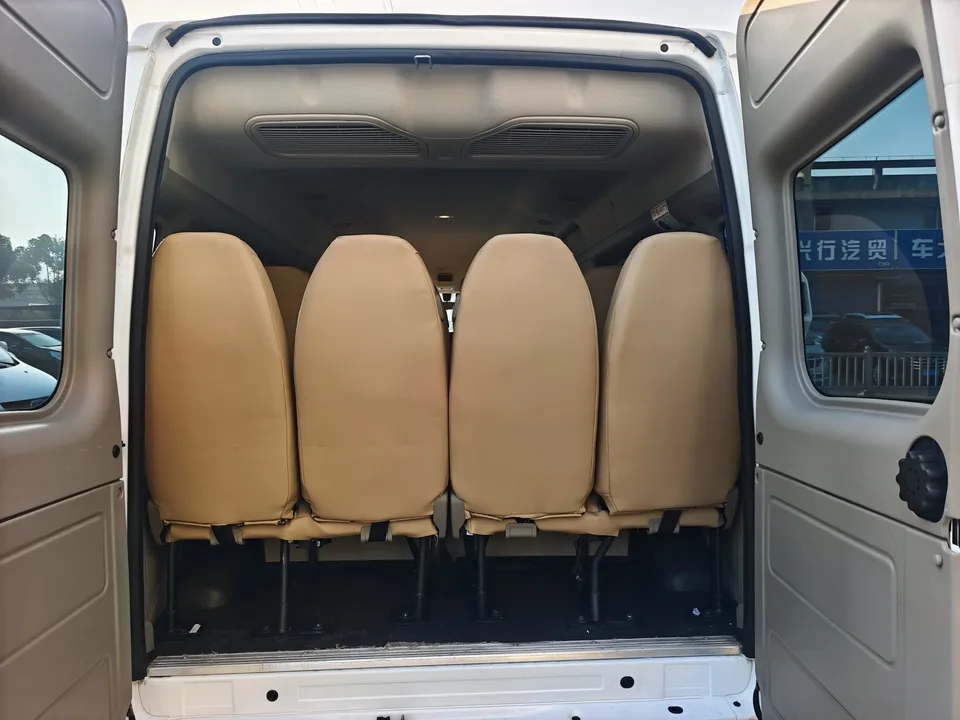 Ford New Generation Transit New Generation Transit 2021 Pro 2.2T Manual Ordinary Bus Long Axis 15-seat Mid-Roof 2022 — миниатюра 3