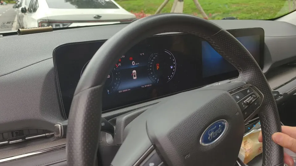 Ford Equator Sport EcoBoost 170 Platinum Edition 2022 — миниатюра 2