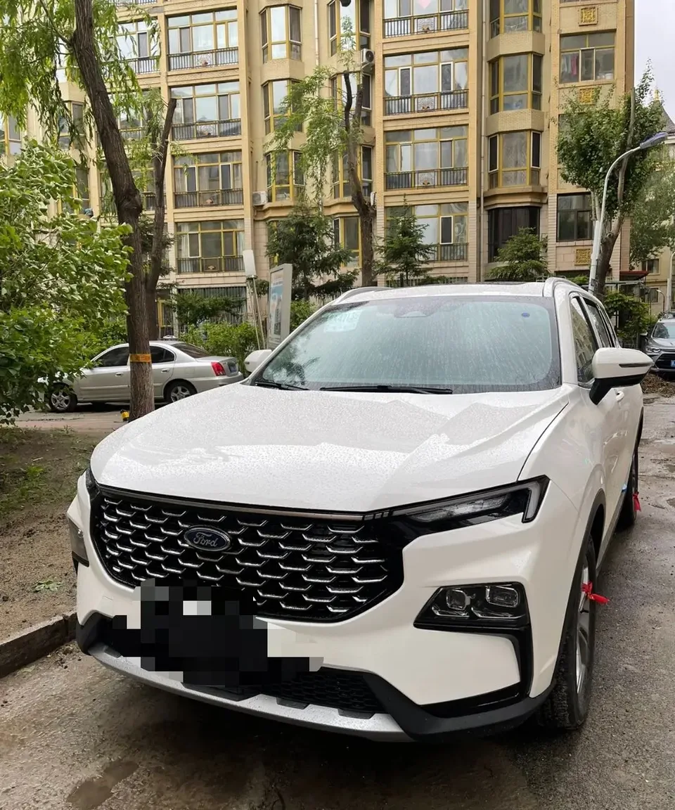 Ford Equator Sport EcoBoost 170 Platinum Edition 2022 — миниатюра 3