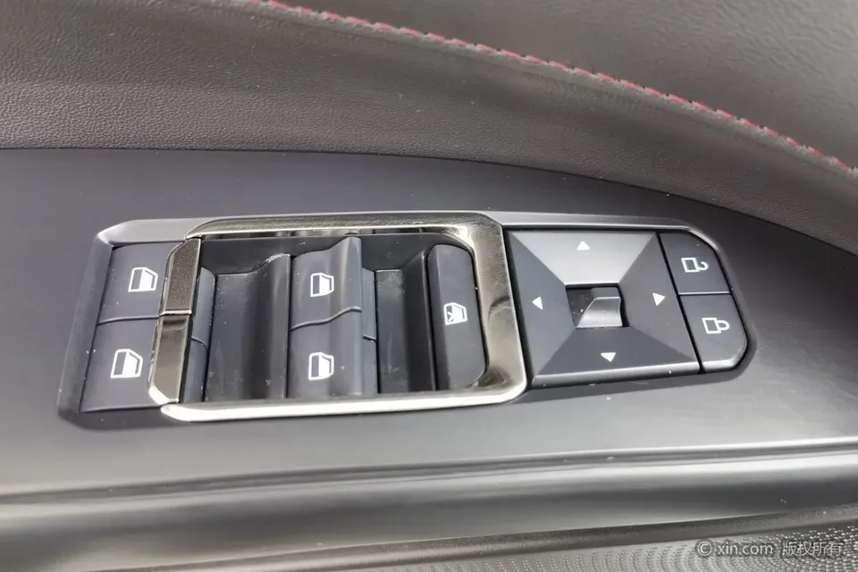 Ford Mondeo Mondeo EcoBoost 180 Comfort Edition 2023 — миниатюра 5
